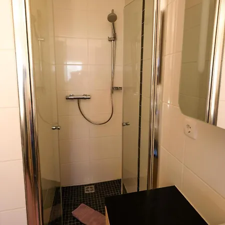 Haus Elena アパート *